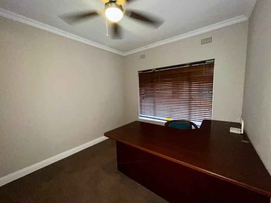 5 Bedroom Property for Sale in Safari Gardens North West